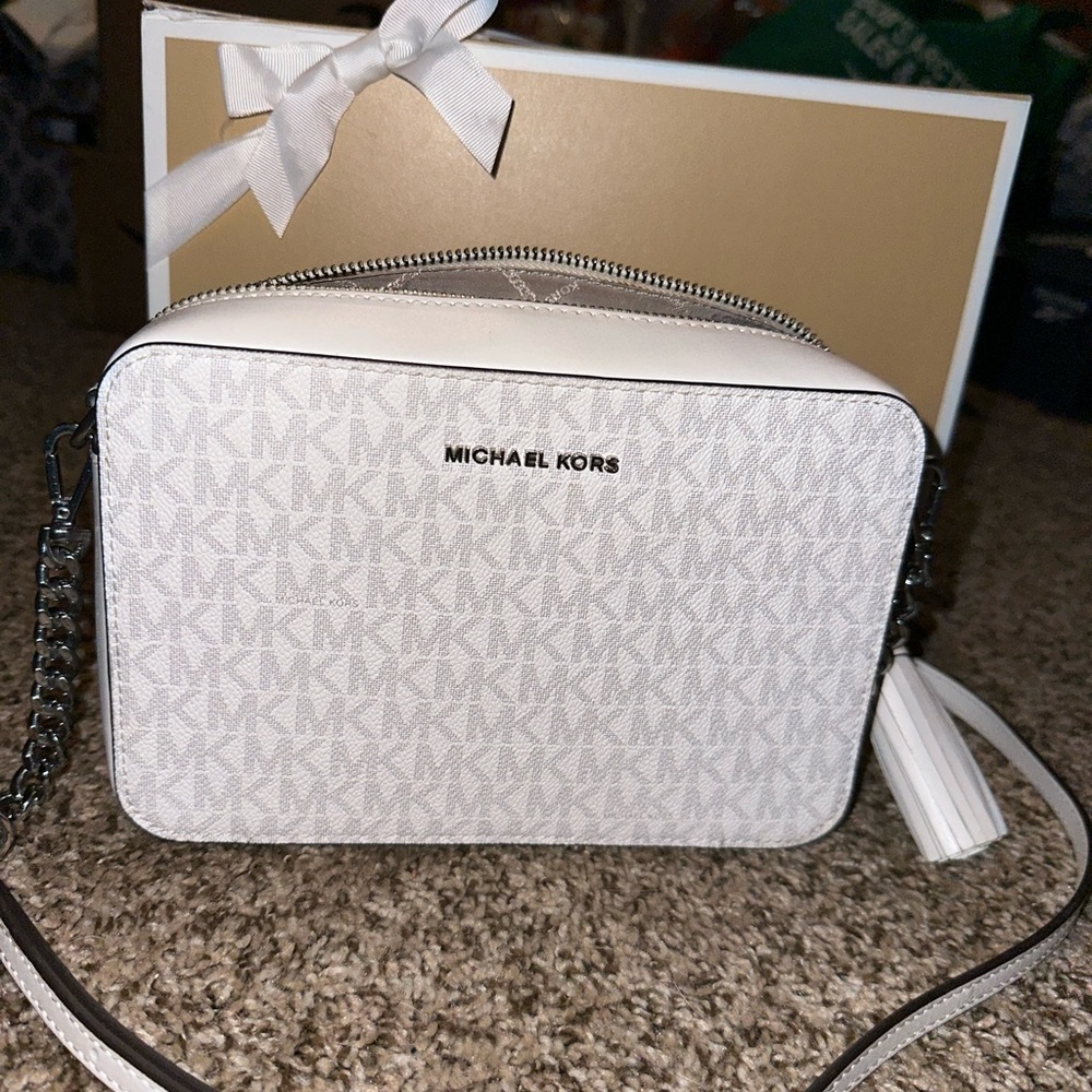 White Michael Kors crossbody bag